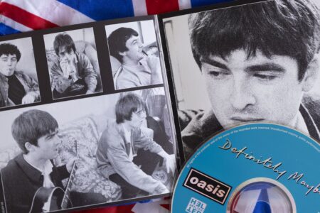 L'album degli Oasis Definitely Maybe