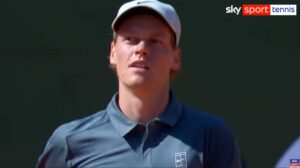 Sinner vince a Montecarlo ma preoccupa: “Mi sento debole”, chiama il medico in campo Sinner vittorioso a Montecarlo