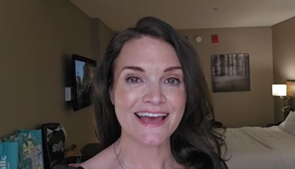 Un primo piano di Laura Orricp