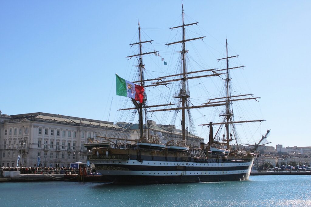 La nave Amerigo Vespucci